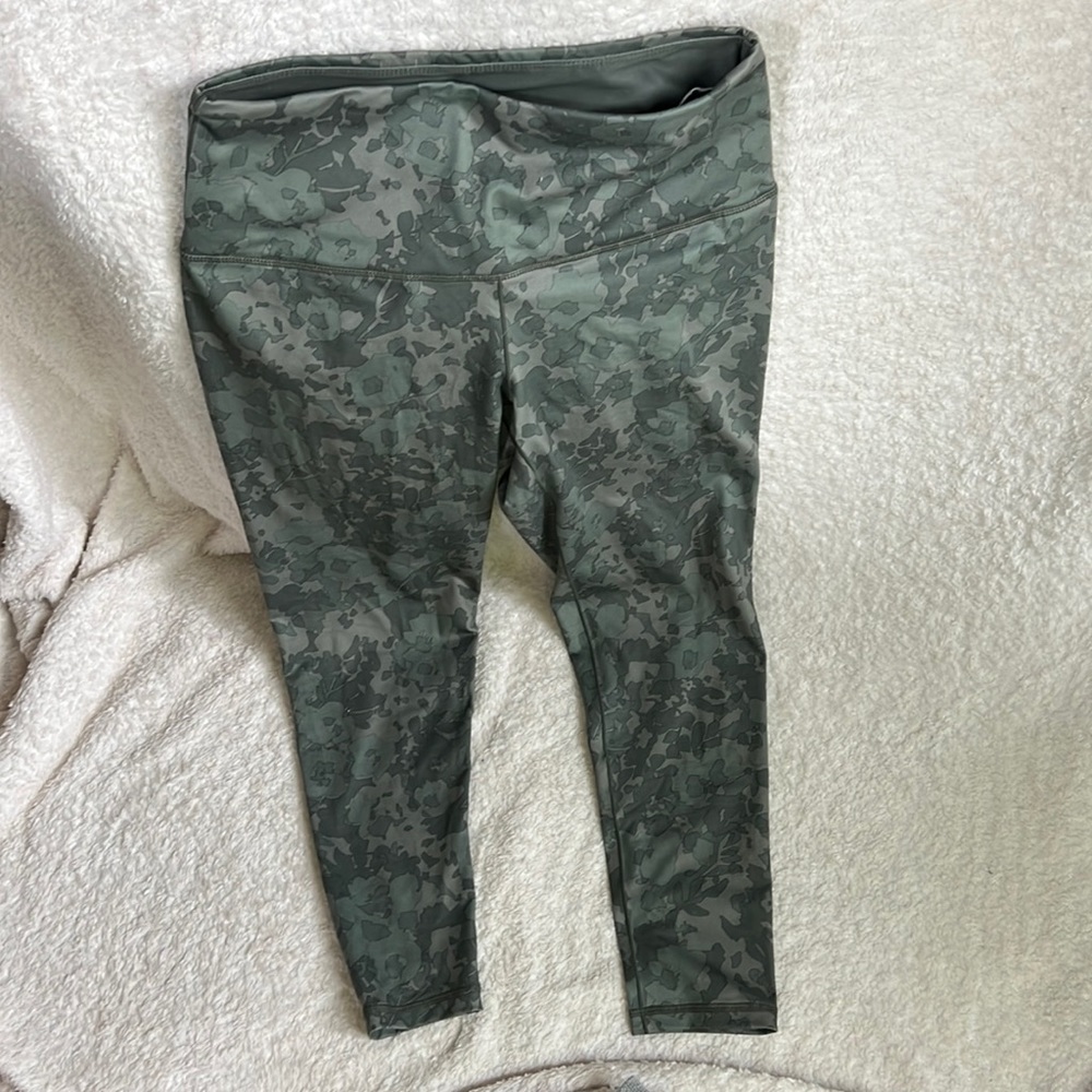 Prana Kimble printed 7/8 Legging - size L